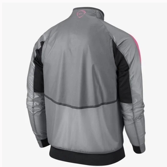 Nike Grey Pink Light- weight Revolution Elite
Football/Soccer Jacket Mens Size M - Picture 2 of 16